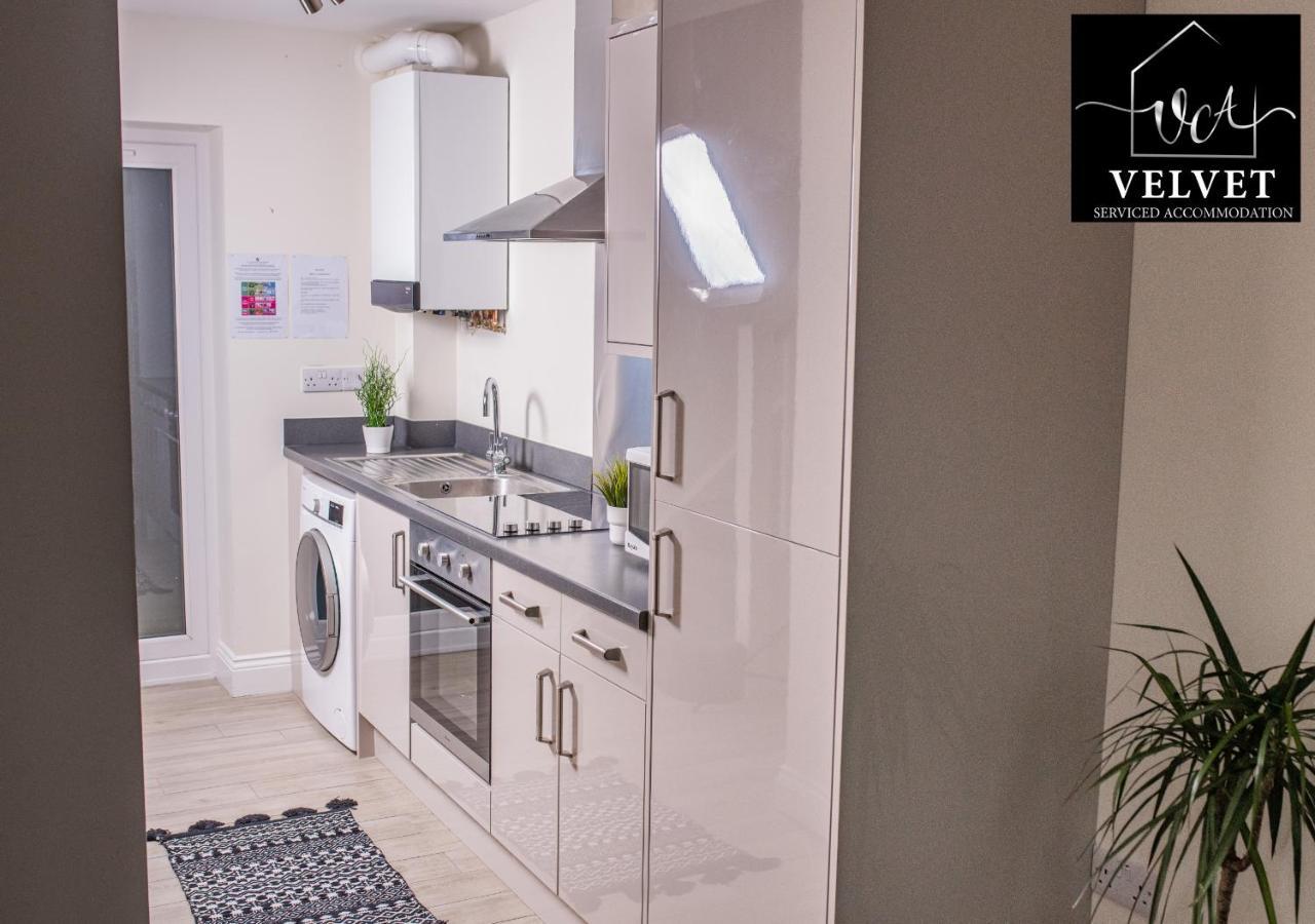 1 Bed House , Free Wifi,Free Parking,Leasure,Business Apartment Swansea Exterior photo